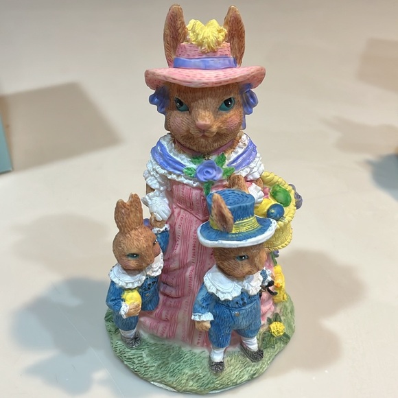 Victorian Collection Rabbit Figurines - Picture 8 of 13